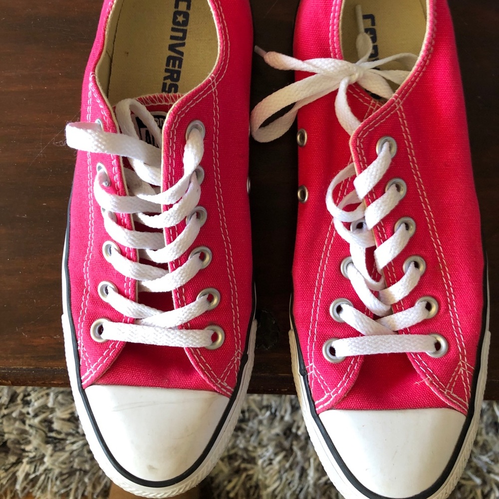 Lightly Used Raspberry Converse ALL STAR Sneakers